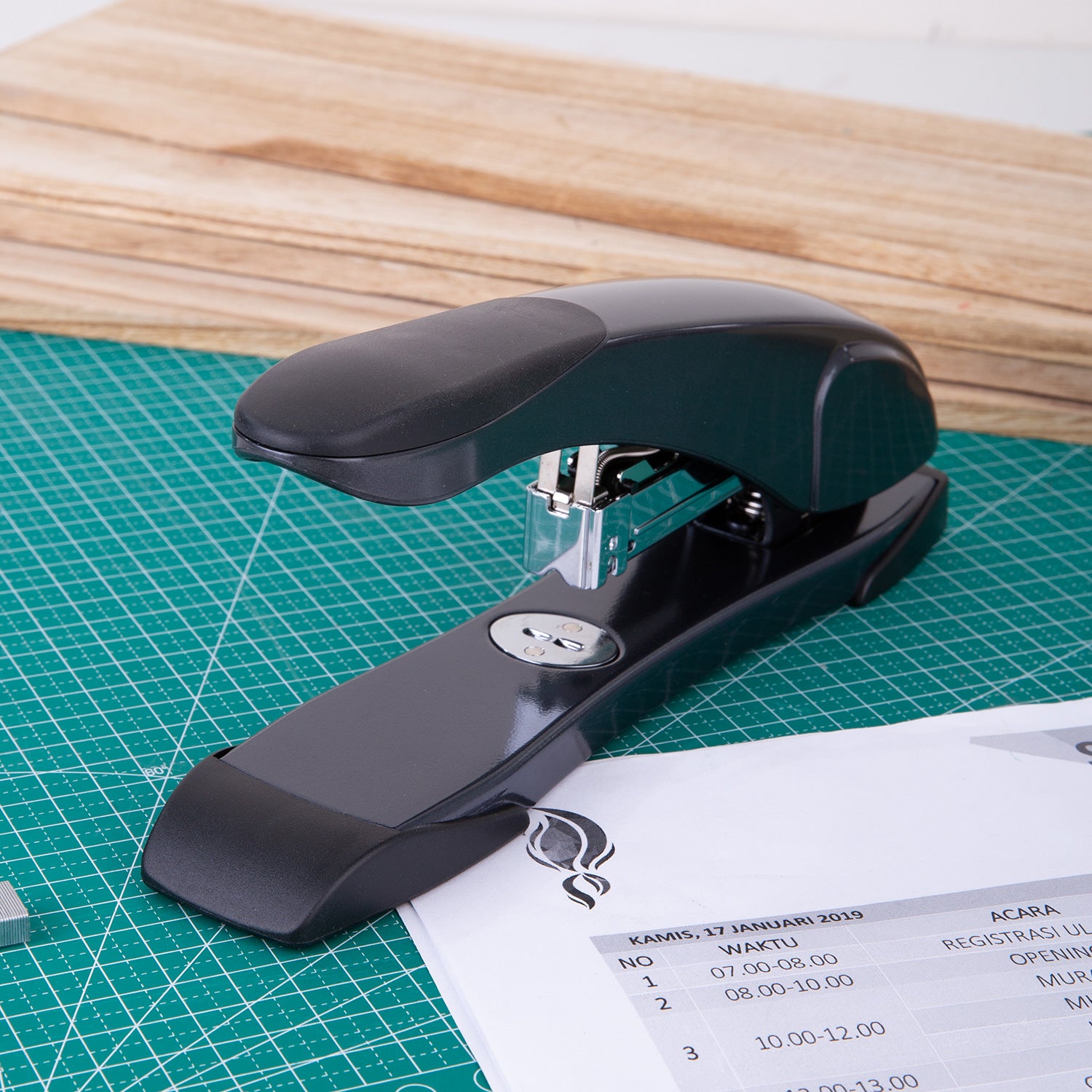 Deli Stationery-      Heavy Duty Stapler 23/10(Silver Grey)(Pc (SKU: E0391)