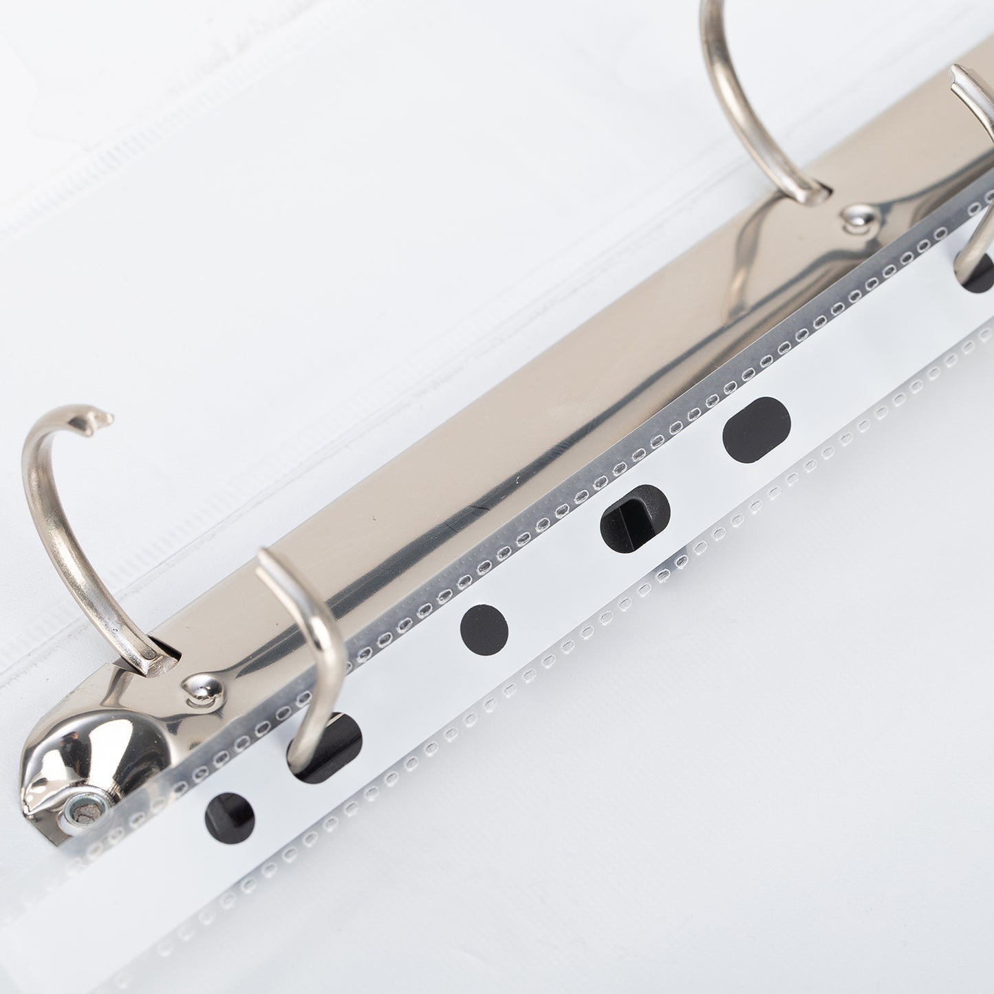Deli Stiationery-     Sheet Protector A4 TRASNPERENT (SKU: EF20302)