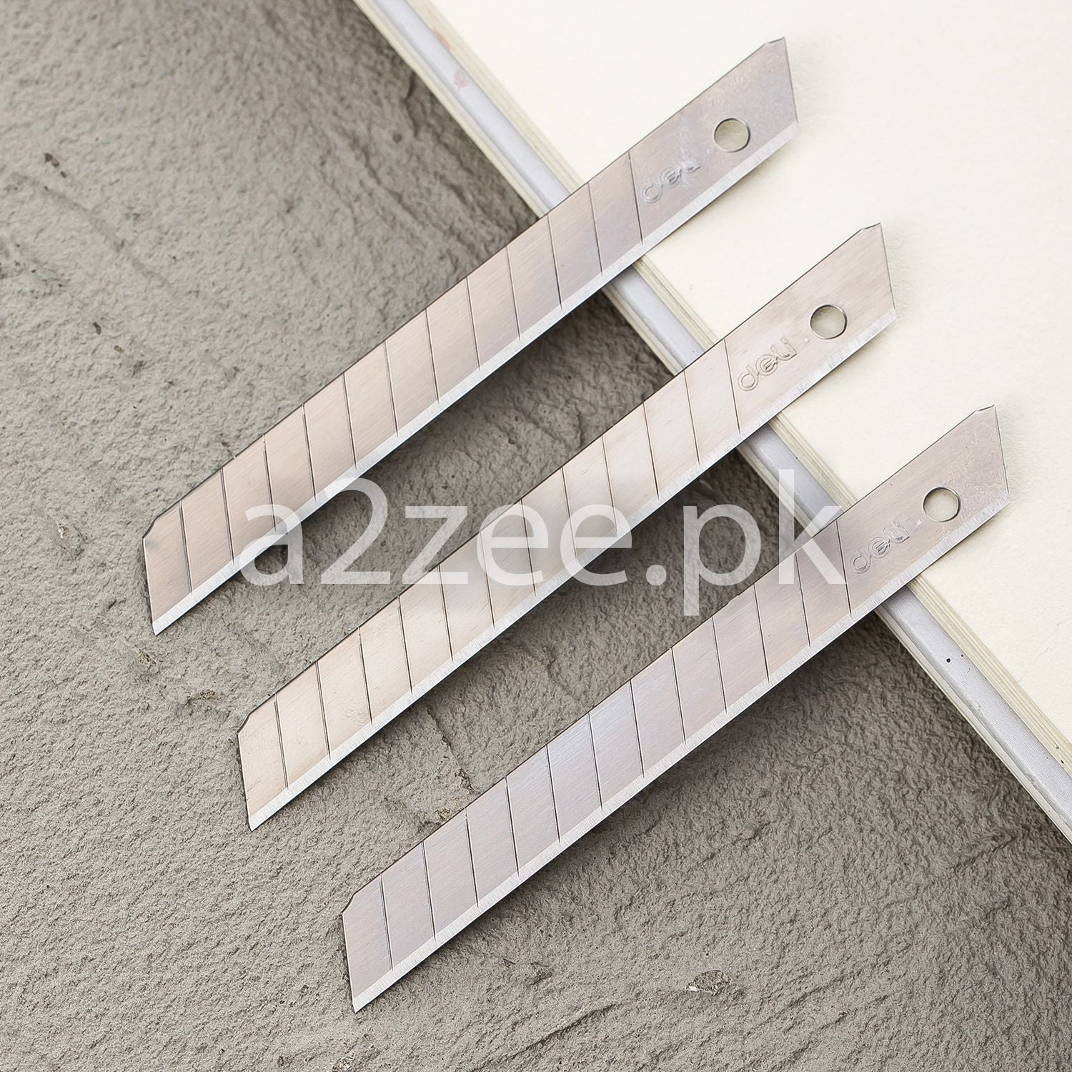 Deli Stationery - Cutter - 01 Piece (SKU: E2012)